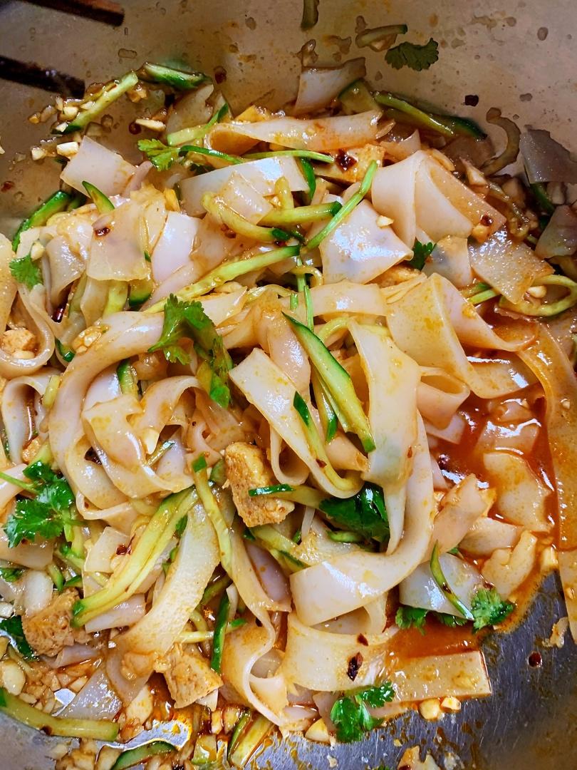 凉皮-家庭自制（告诉你自己做更劲道的秘诀）