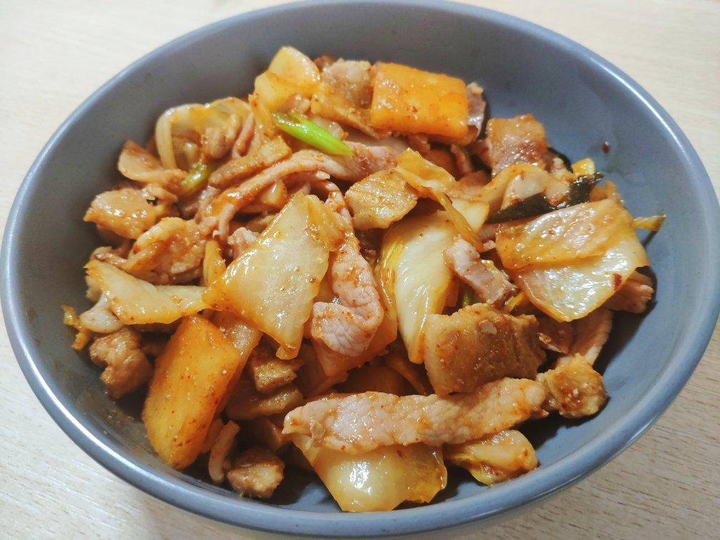 辣白菜炒五花肉