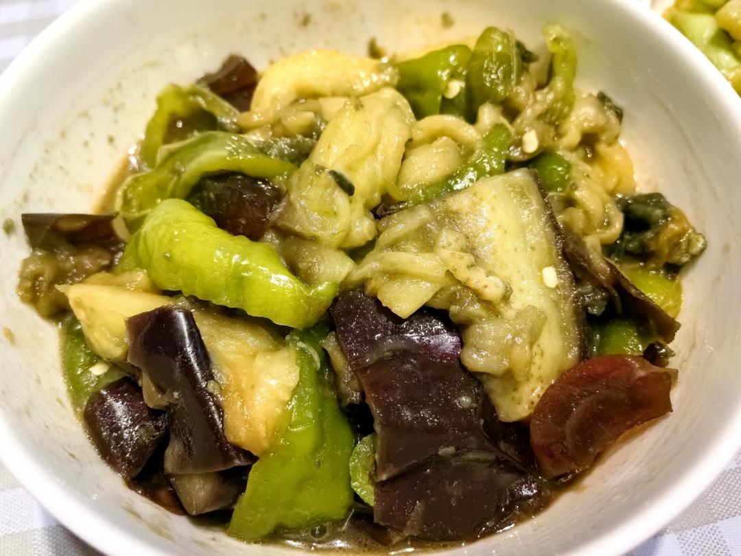 不踩雷的擂茄子青椒皮蛋