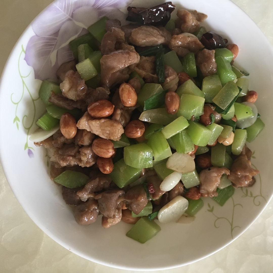 宫保肉丁（正宗宫保鸡丁的做法）