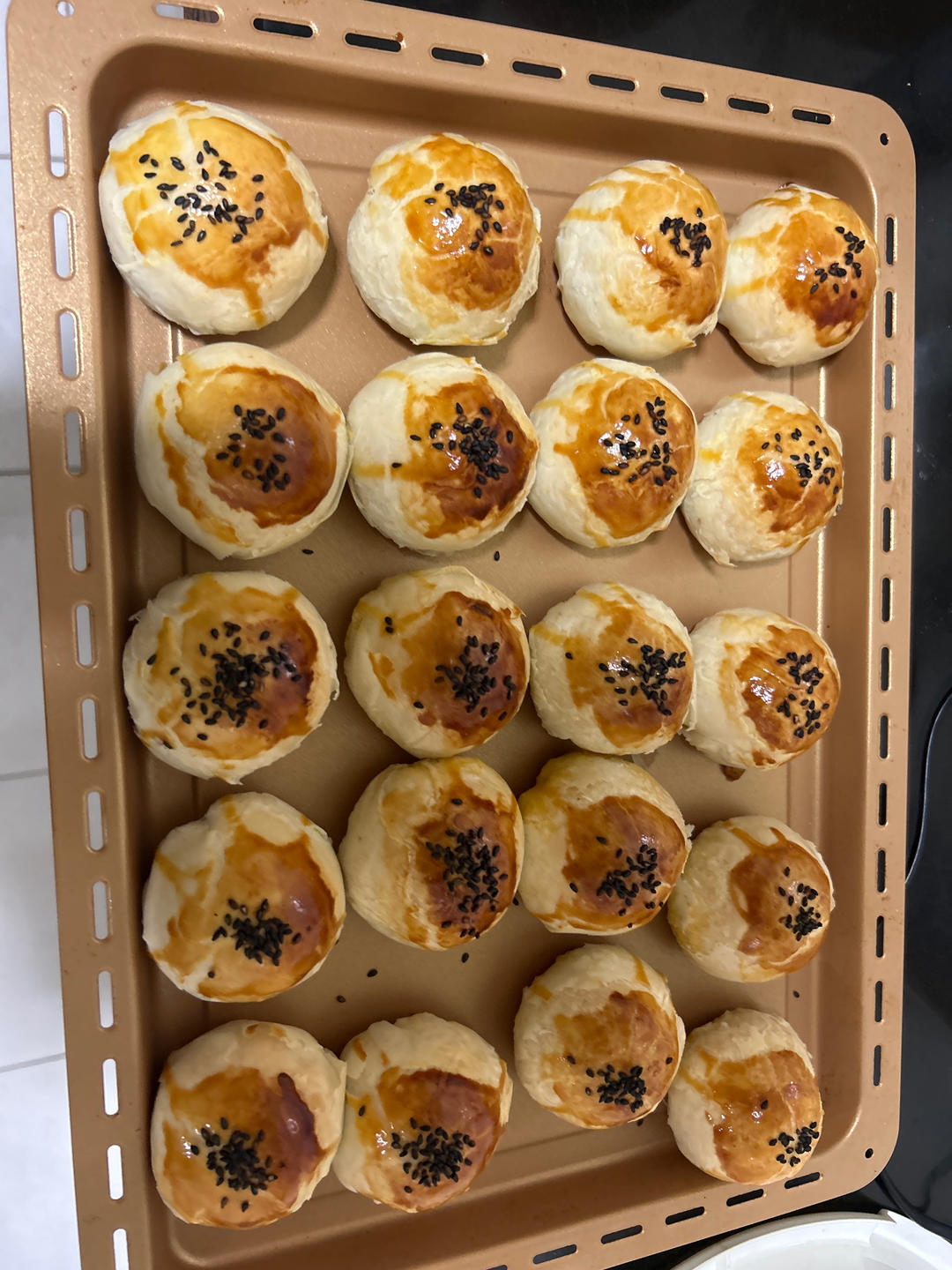 超简单 免揉 酥掉渣的蛋黄酥(超详细附全程视频)不破酥『万能酥皮』