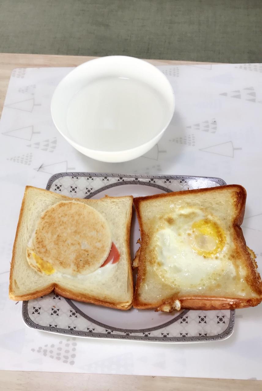 荷包蛋土司
