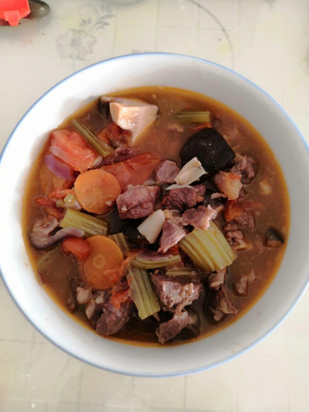 番茄蔬菜炖牛肉