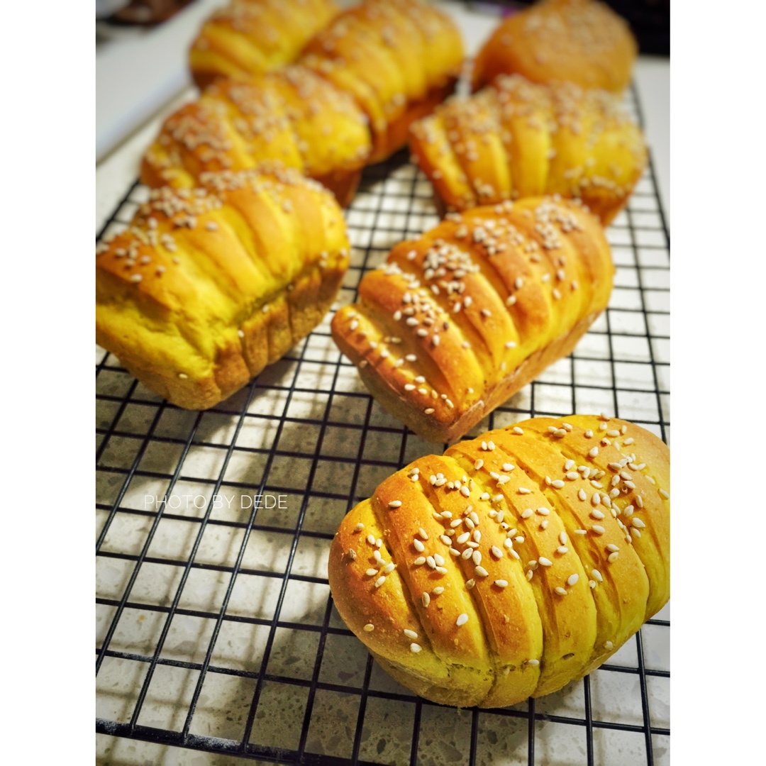 南瓜全麦肉松卷