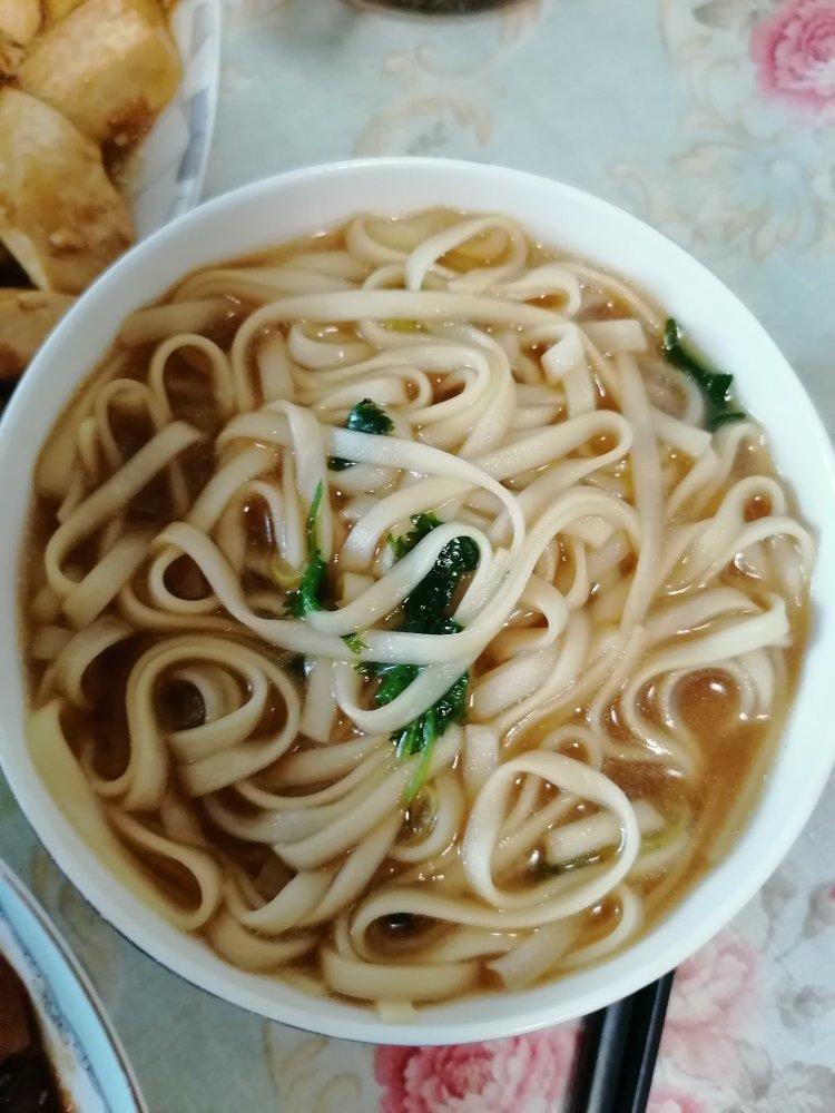 超简单的10分钟做好-热汤面