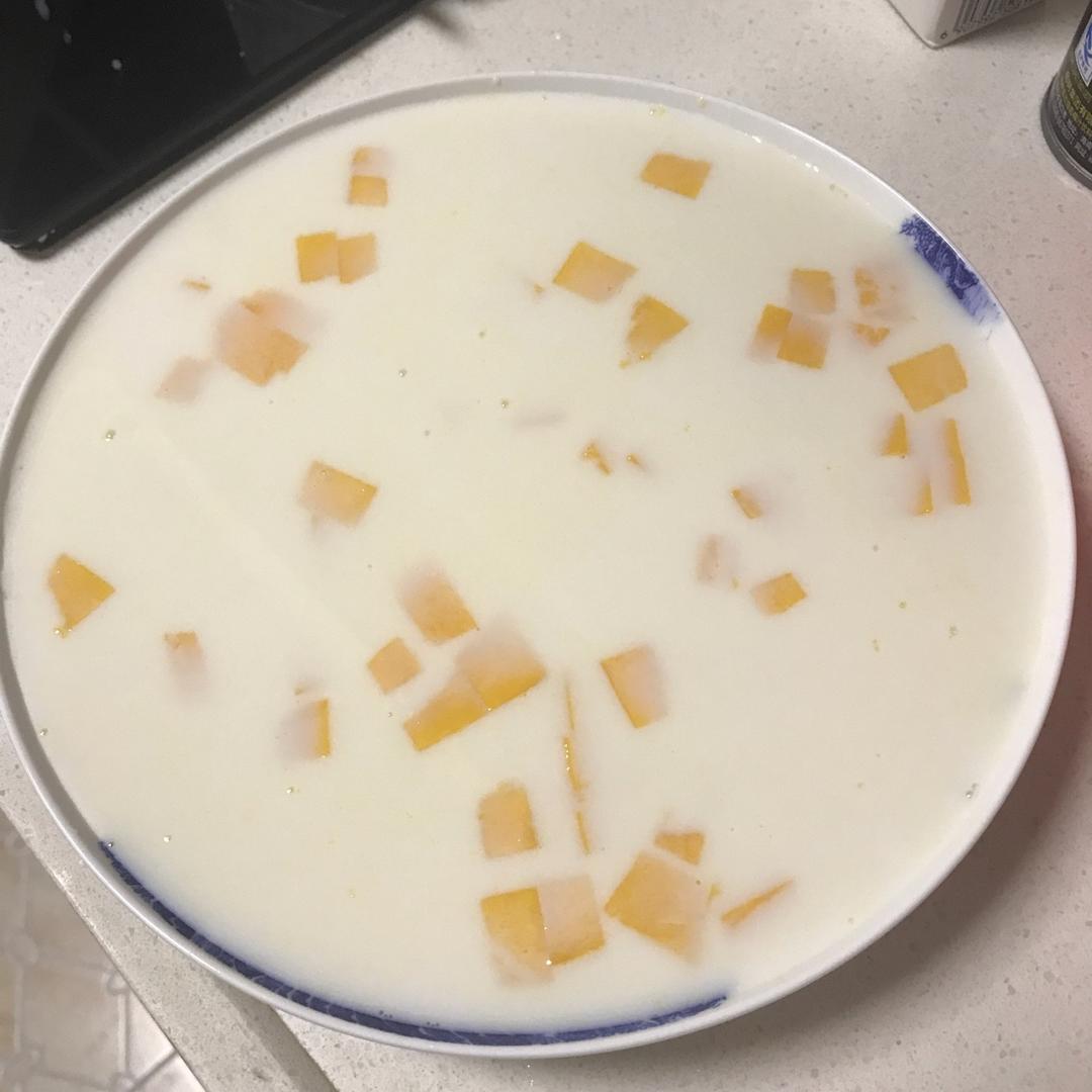 粒粒芒果椰汁冻糕