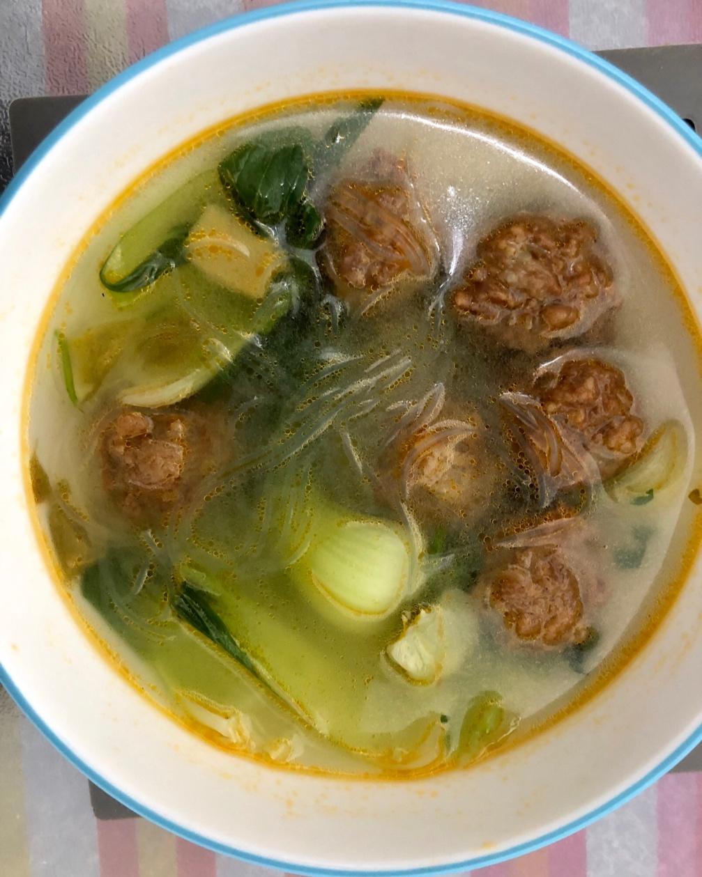 小白菜丸子粉丝汤