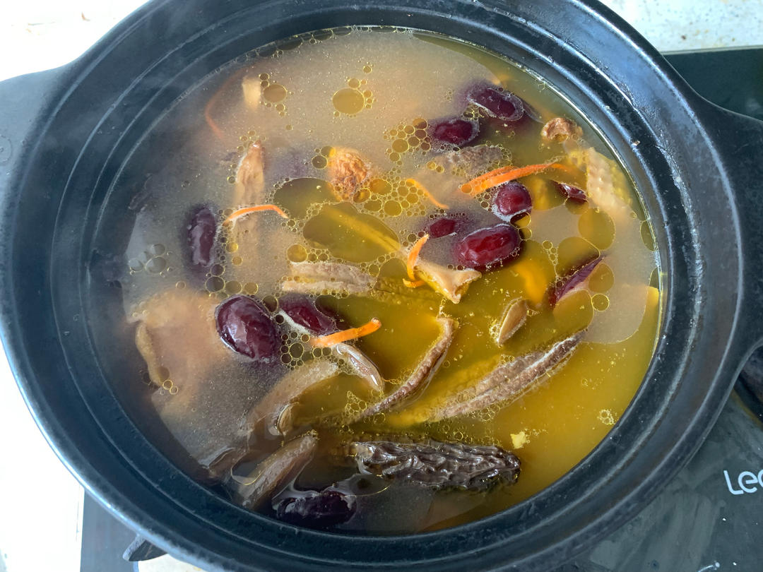 简单美味的菌菇鸡汤
