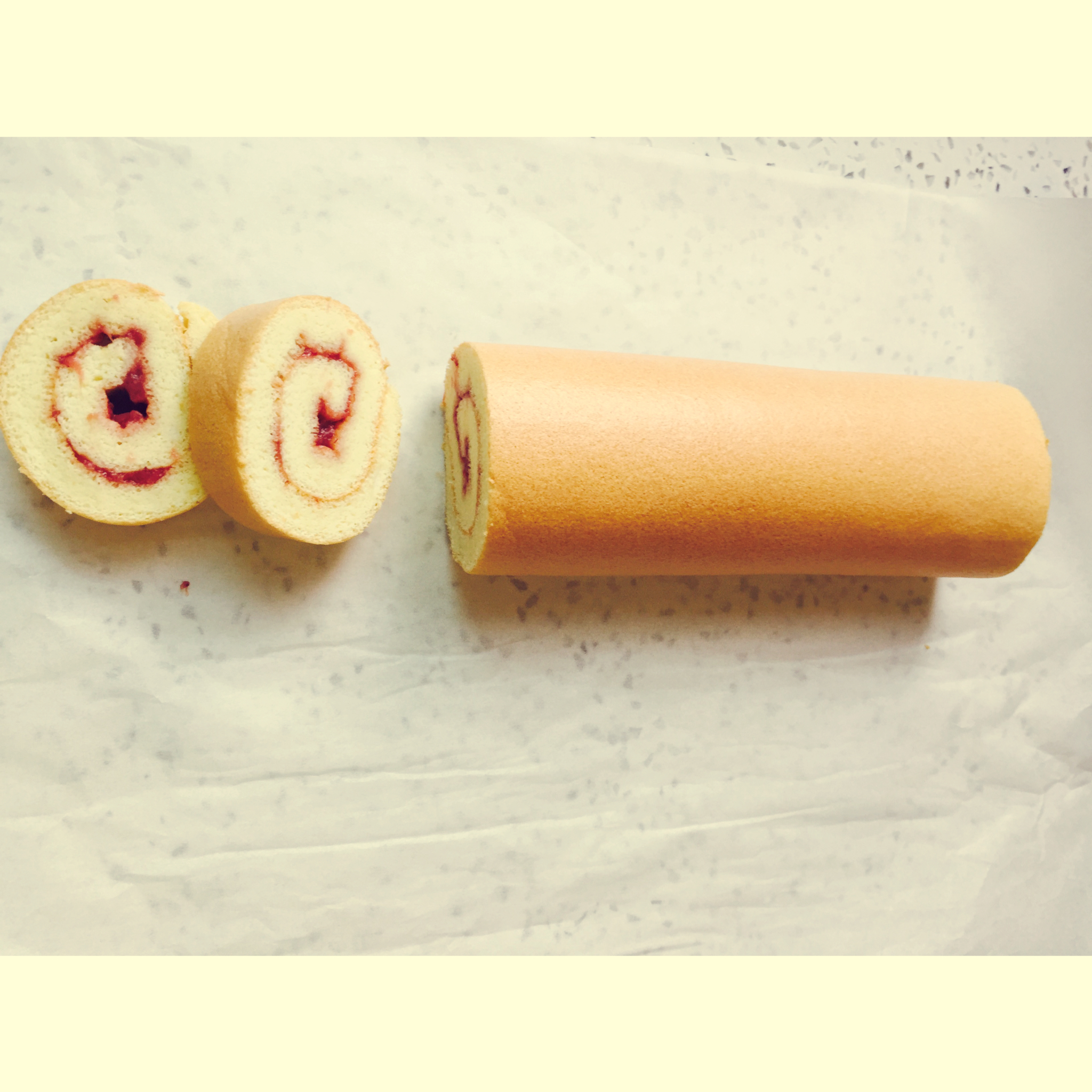 《Tinrry下午茶》教你做基础原味蛋糕卷