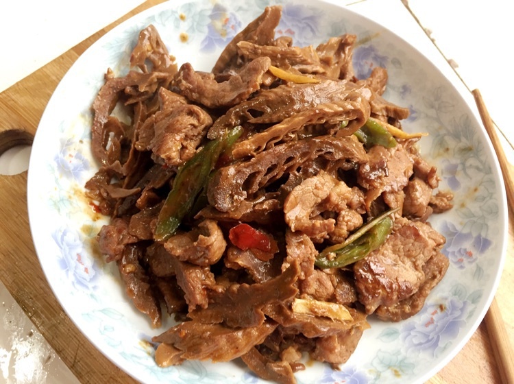 牛肉炒干笋子（玉兰片）味特鲜的做法