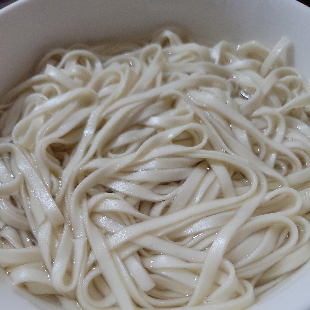 煮面条(面条怎么煮更劲道，不软烂糊化)？