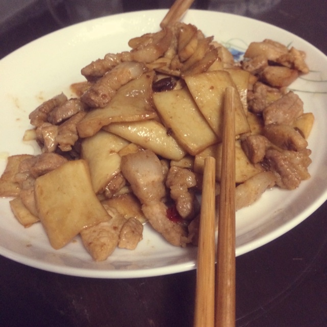 五花肉爆炒杏鲍菇