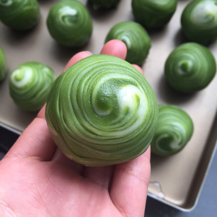 蛋黄酥~紫薯、抹茶、原味~花好月圆，中秋快乐~内附一次做六色蛋黄酥方法~