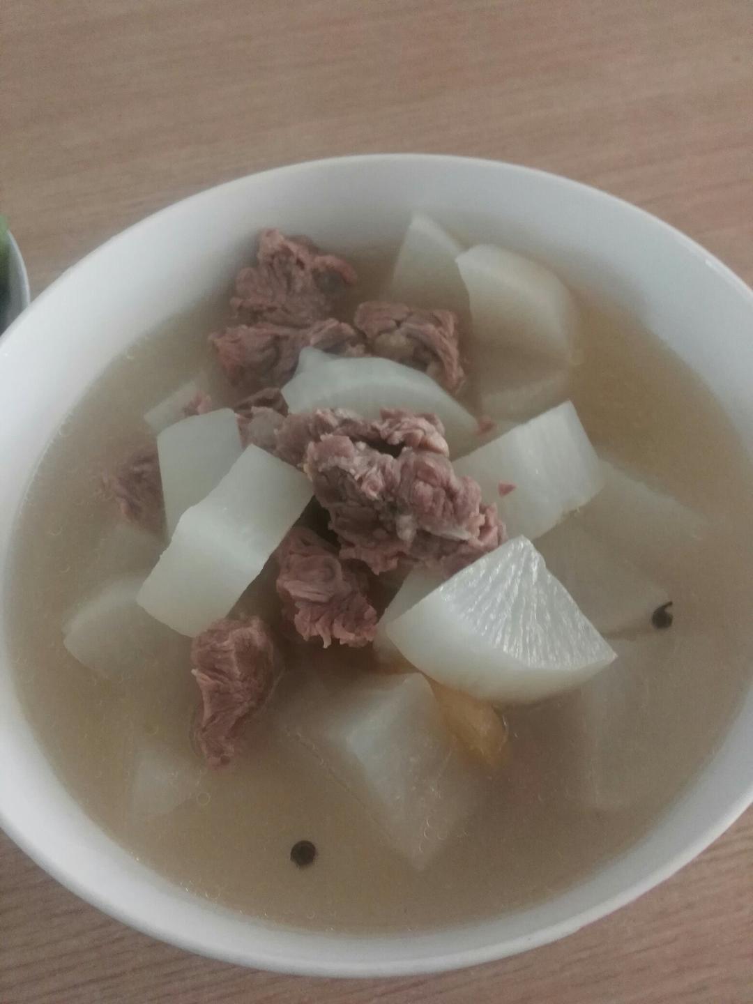 清炖白萝卜牛腩汤