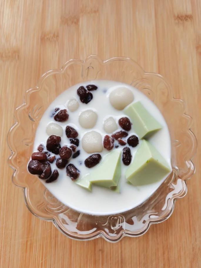 夏日必备小甜品抹茶奶冻白玉丸子