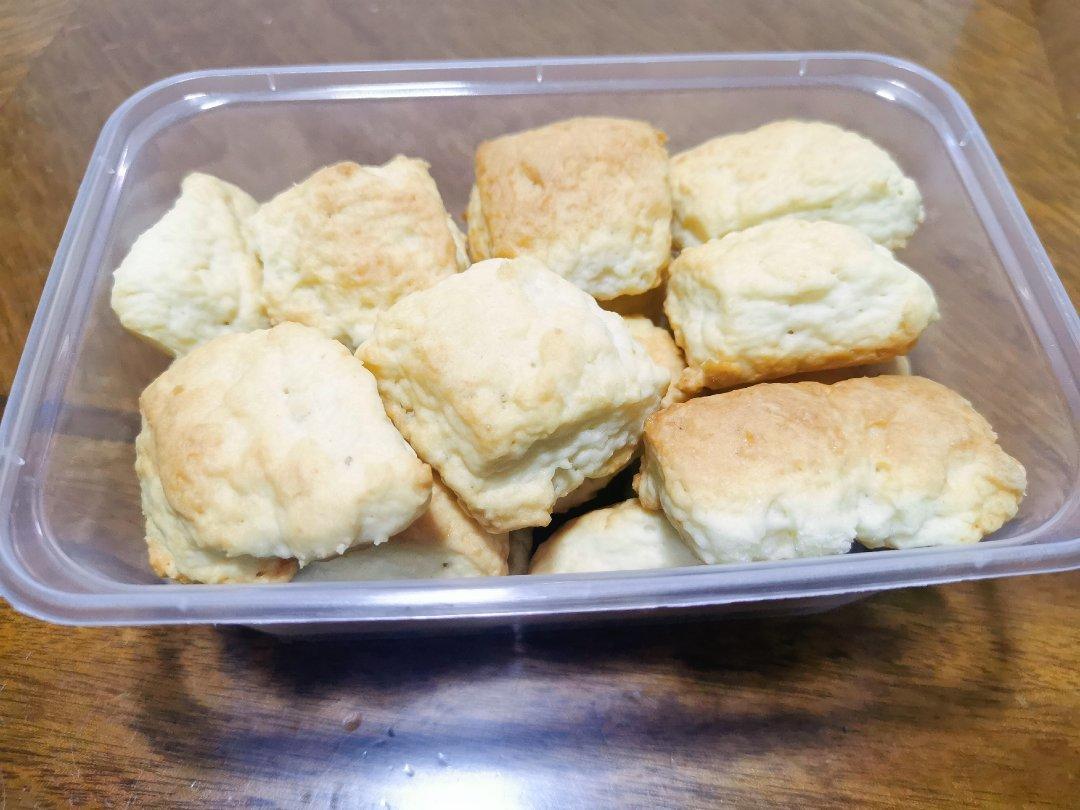 湿润蓬松口感的淡奶油司康