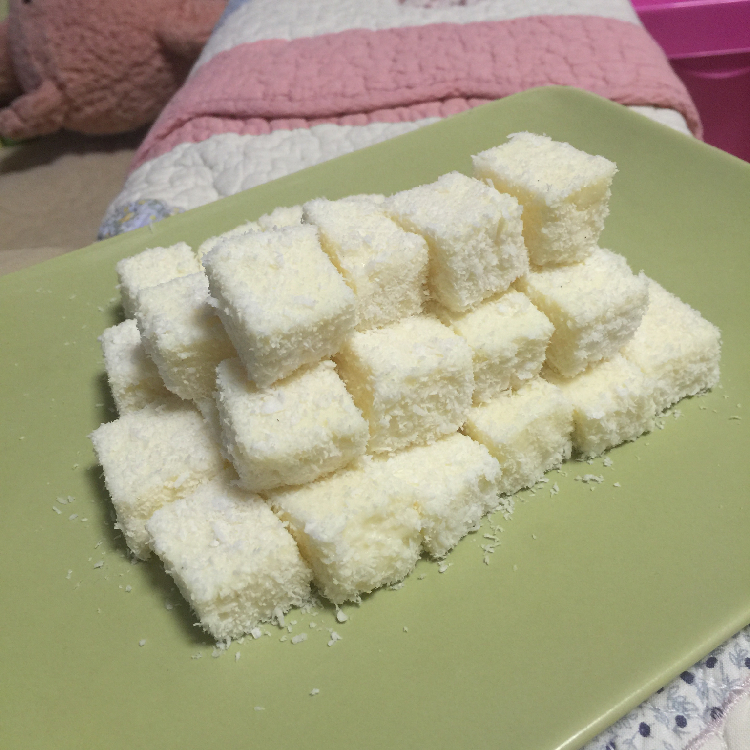 椰丝牛奶小方糕