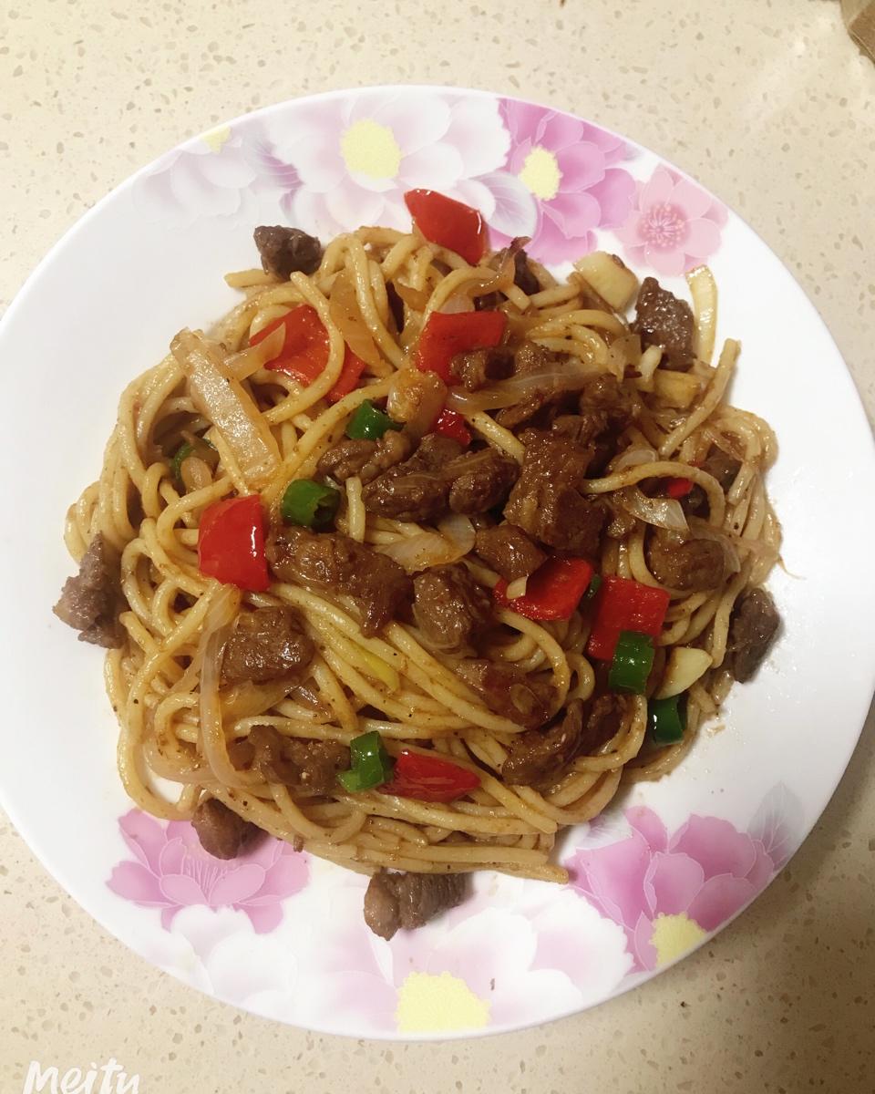 黑椒牛肉炒意大利面