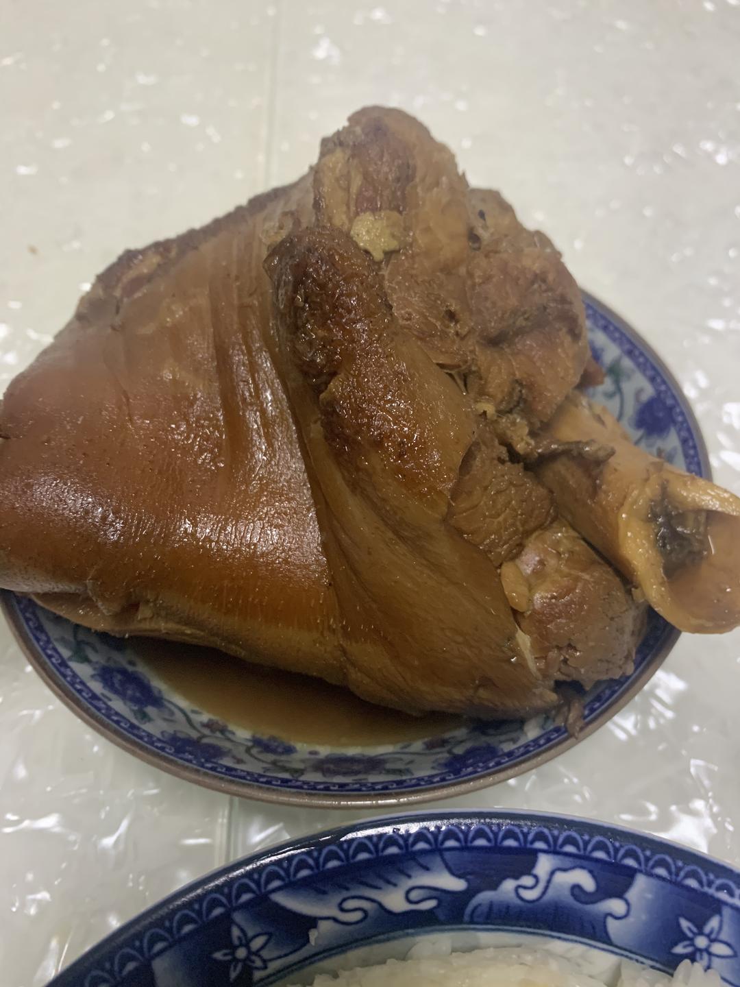 家常红烧肘子