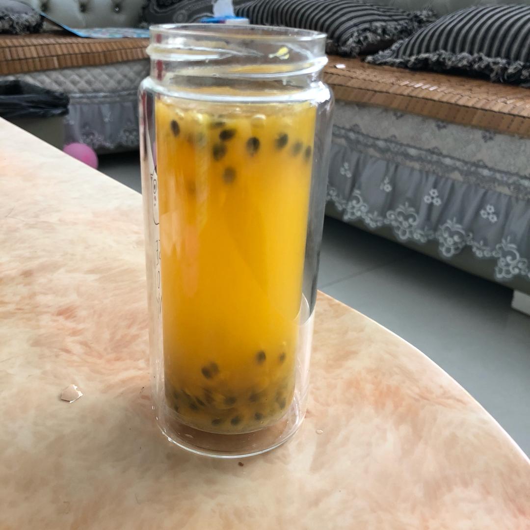 百香果的朴素吃法（百香果汁）
