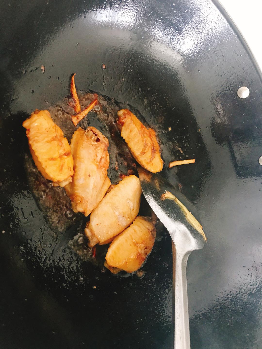 可乐鸡翅的做法 步骤3