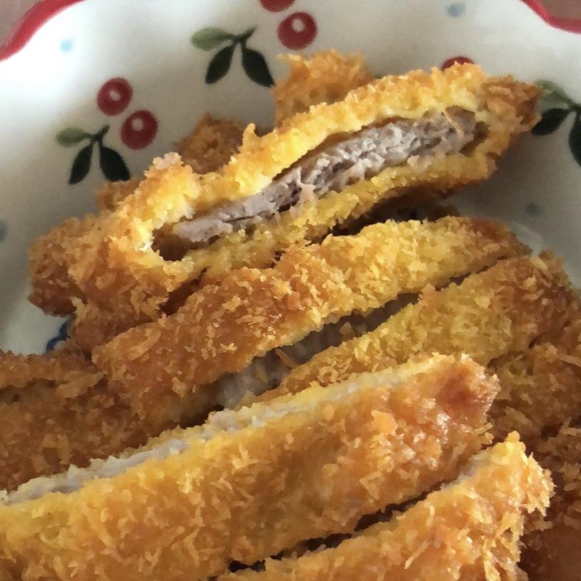 黄金酥脆的炸猪排