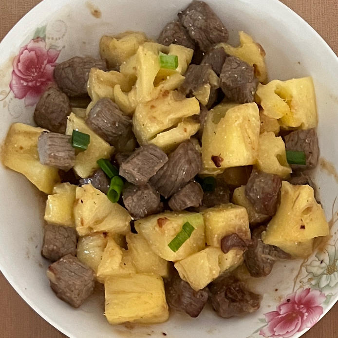 爆炒菠萝黑椒牛肉粒