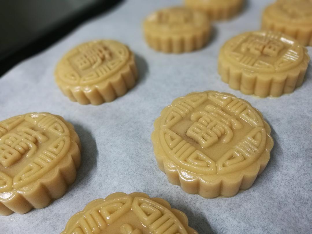 广式月饼－－蛋黄豆沙月饼
