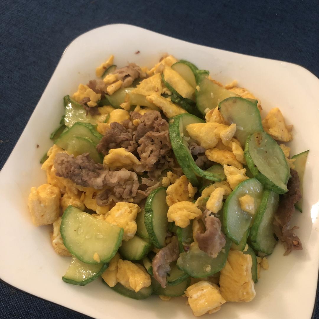 黄瓜木耳炒鸡蛋