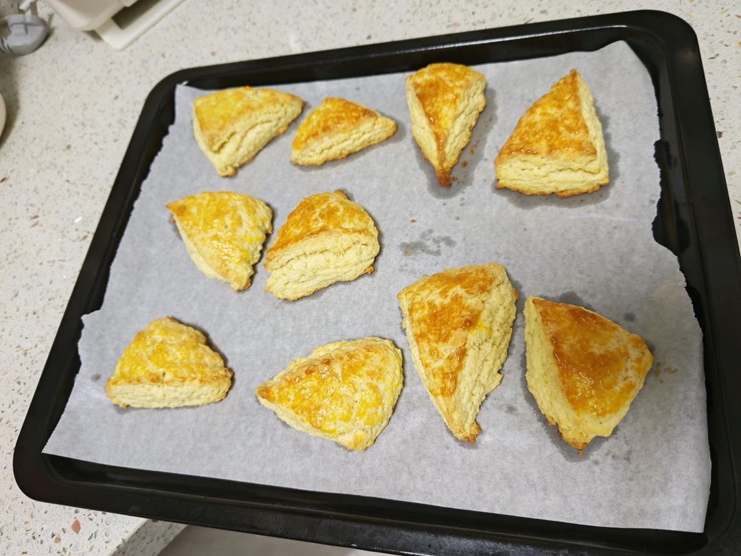 完美裂纹～百分百成功的超好吃奶香司康（禁止搬运）