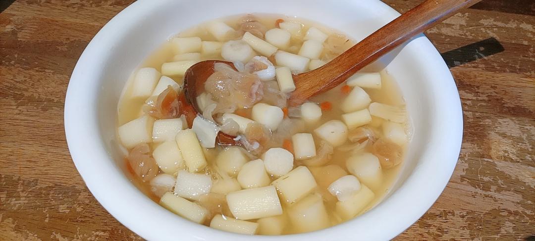 秋冬吃[山药百合汤]粉糯香甜的做法