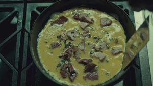 萨克罗蒙特胰肝杂碎煎蛋饼(Sacromonte omelet with liver and sweetbreads)的做法 步骤4