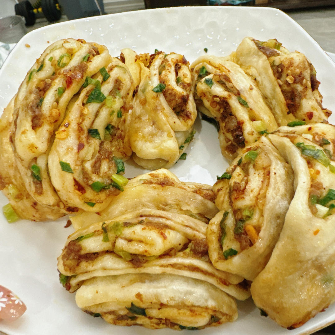 葱香肉末花卷（本菜谱仅为口味的记录，从未做过花卷的需要参考其他菜谱学习基础花卷做法）