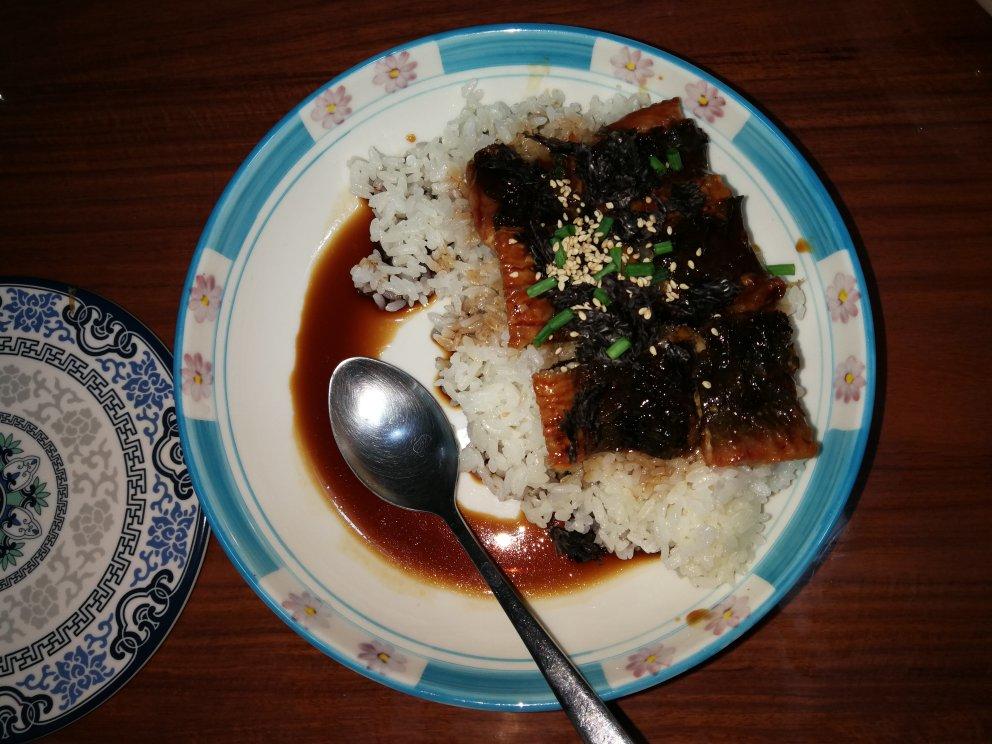 蒲烧鳗鱼饭