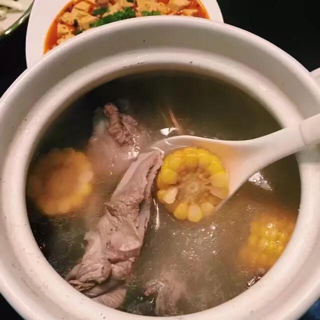 当归红枣党参鸡汤