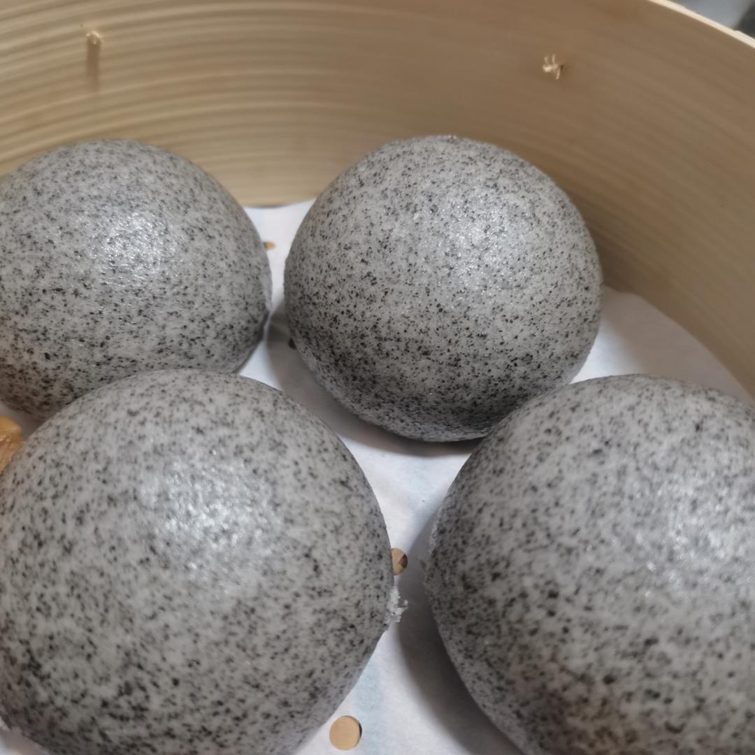 香到隔壁邻居来敲门❗️黑芝麻馒头