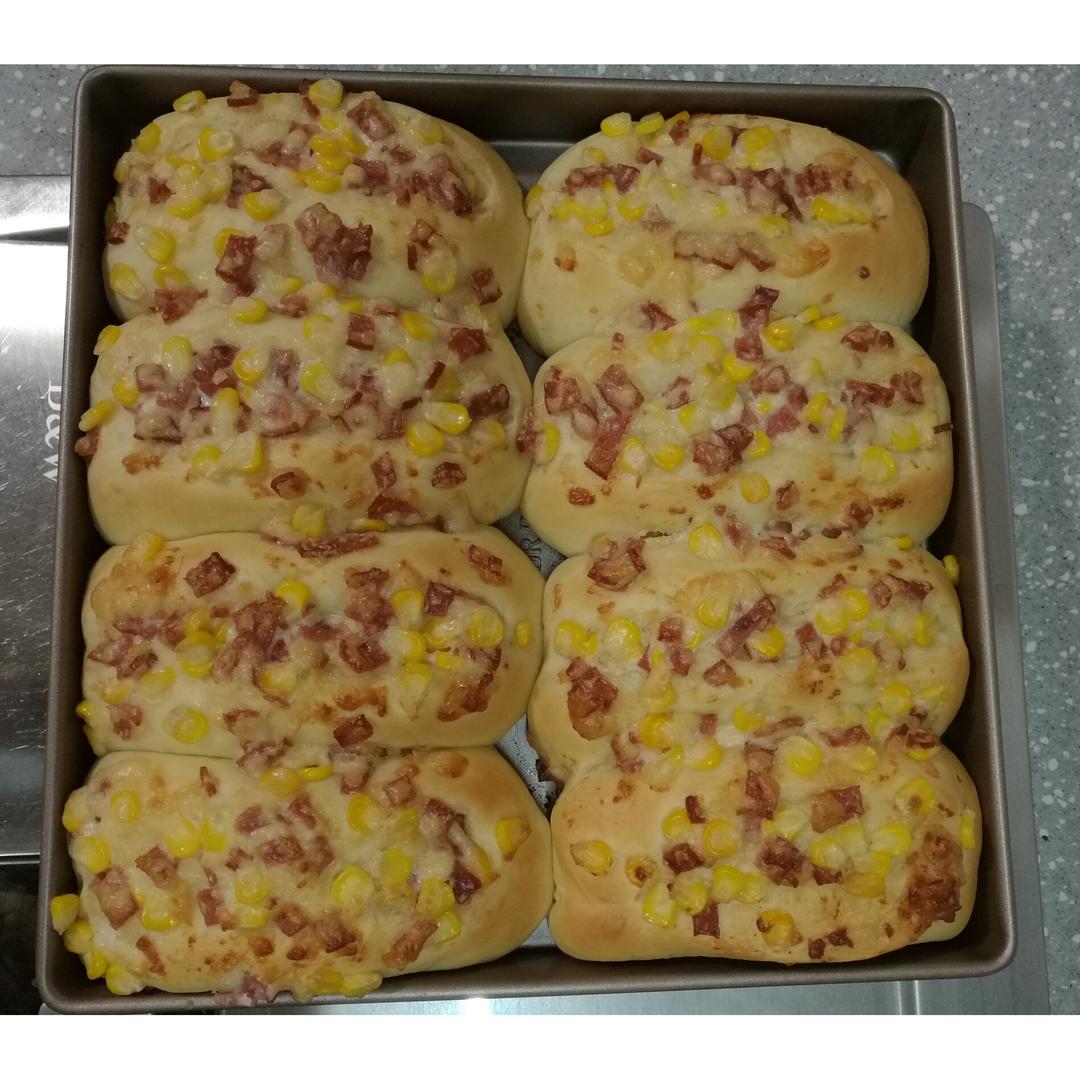 玉米火腿沙拉面包