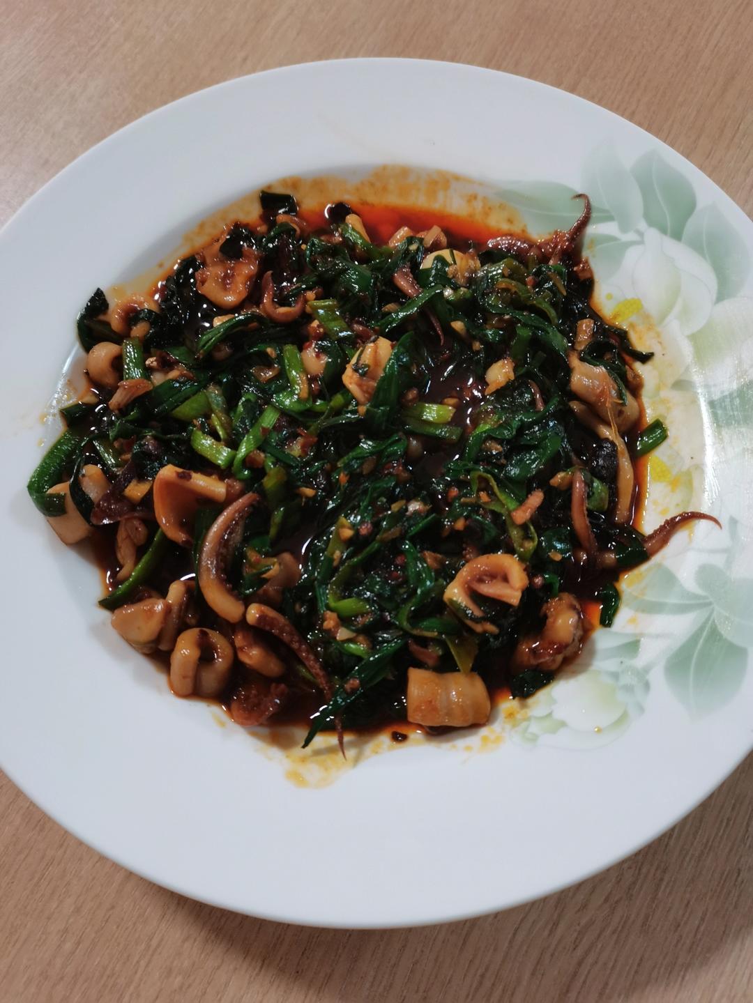 韭菜炒鱿鱼