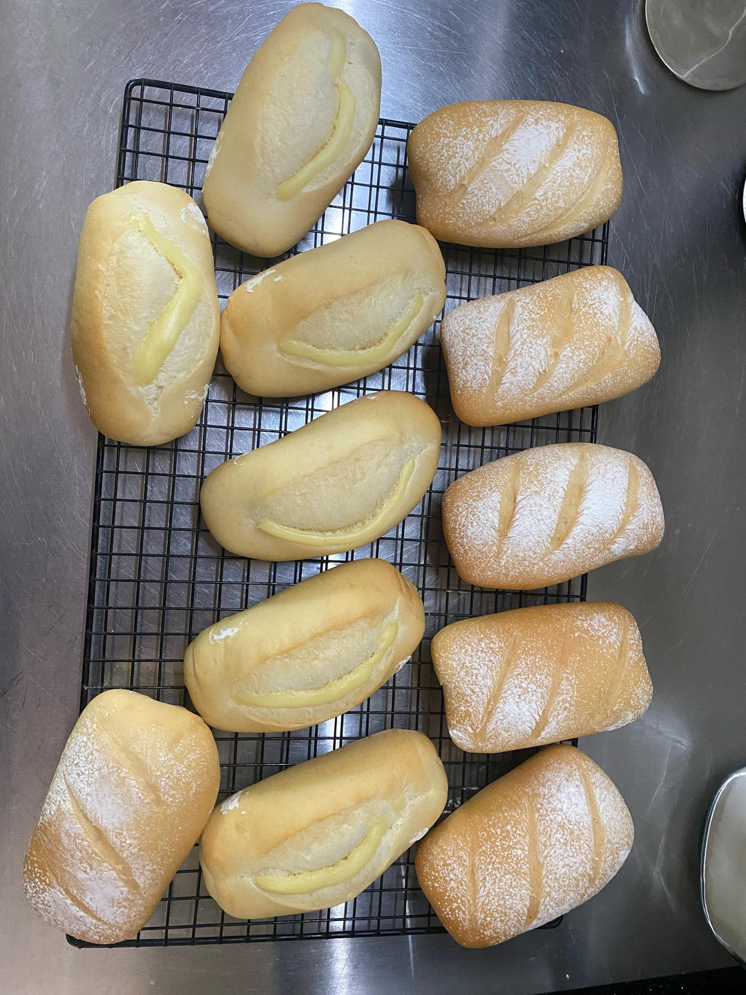 波兰种牛奶面包卷