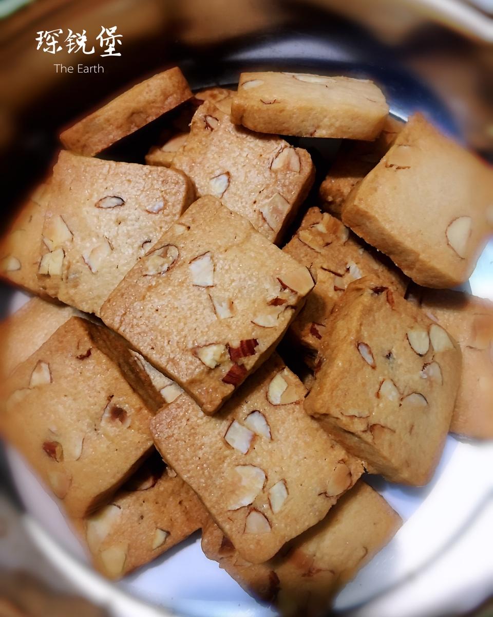 琛锐堡做的咖啡杏仁曲奇饼干
