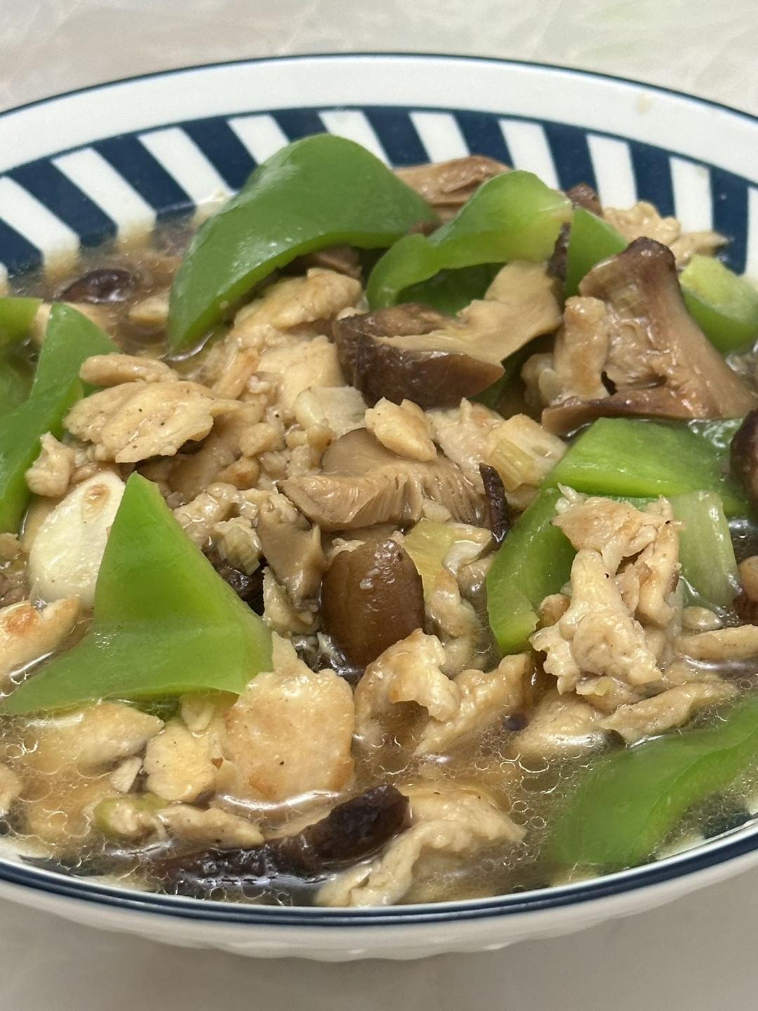 香菇滑鸡片/香菇炒鸡胸肉