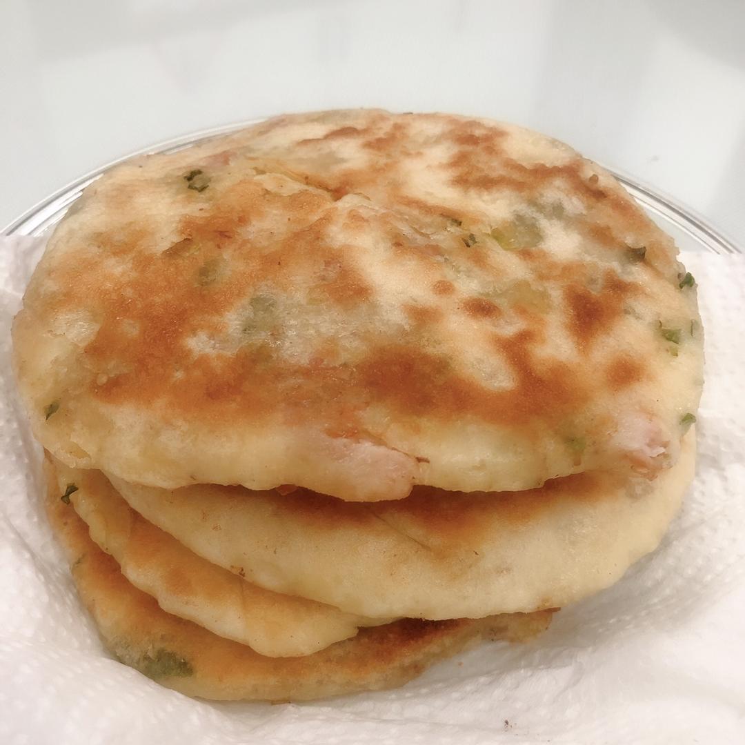 油酥午餐肉发面葱油饼（超级松软）的做法 步骤1