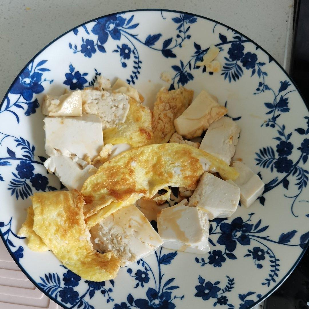 鸡蛋抱豆腐