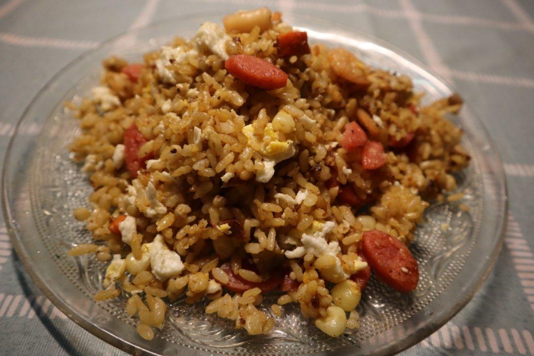 【炒饭】香肠胡萝卜青菜鸡蛋