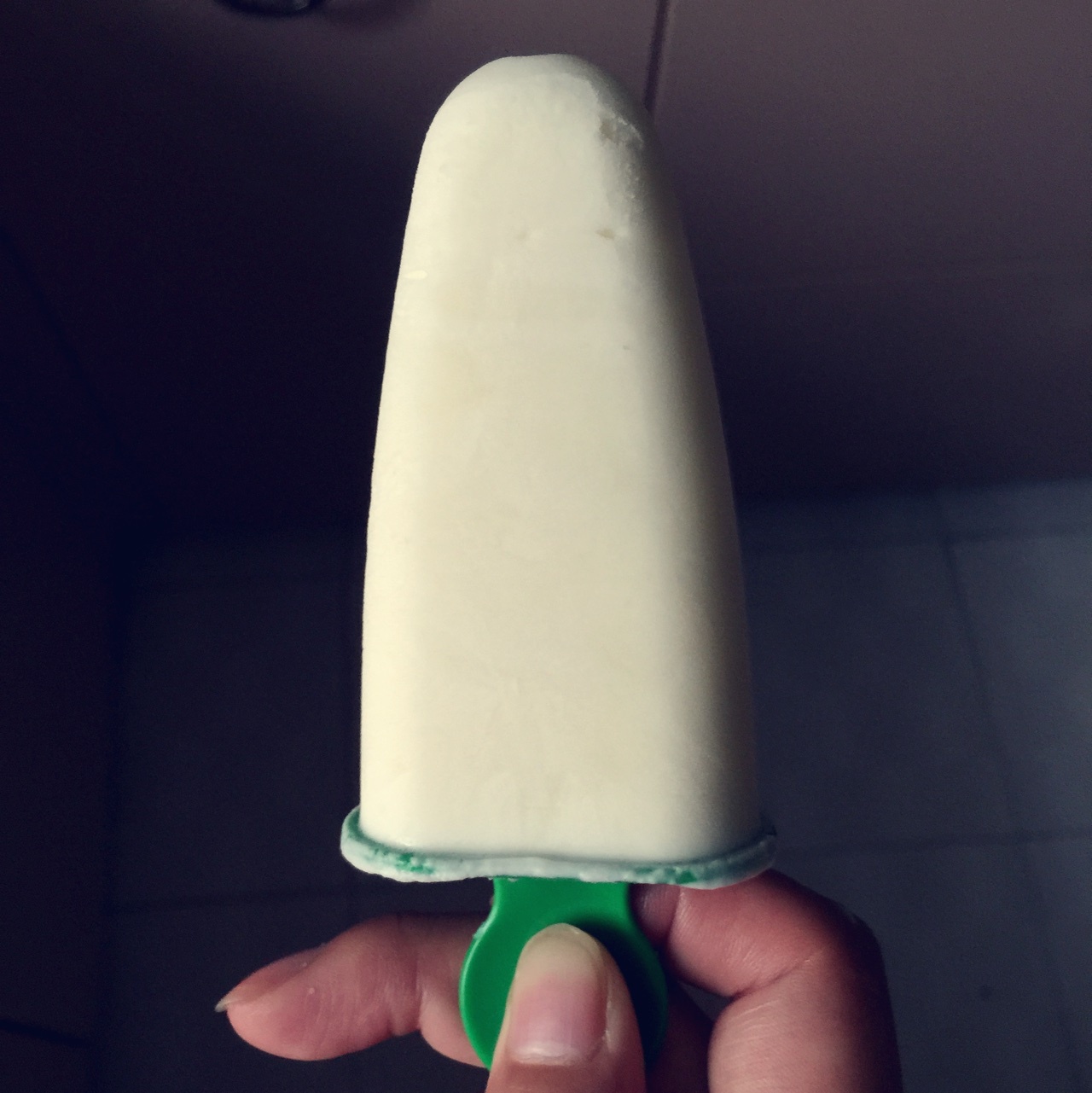 可爱的熊爪酸奶冰棒