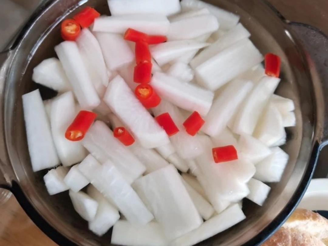 腌萝卜，酸甜爽口