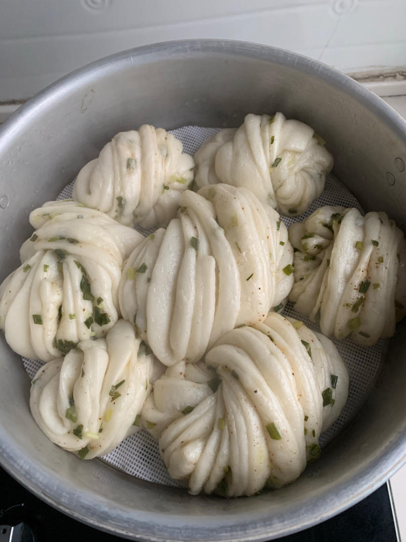 葱油花卷，一根筷子卷出漂亮的造型