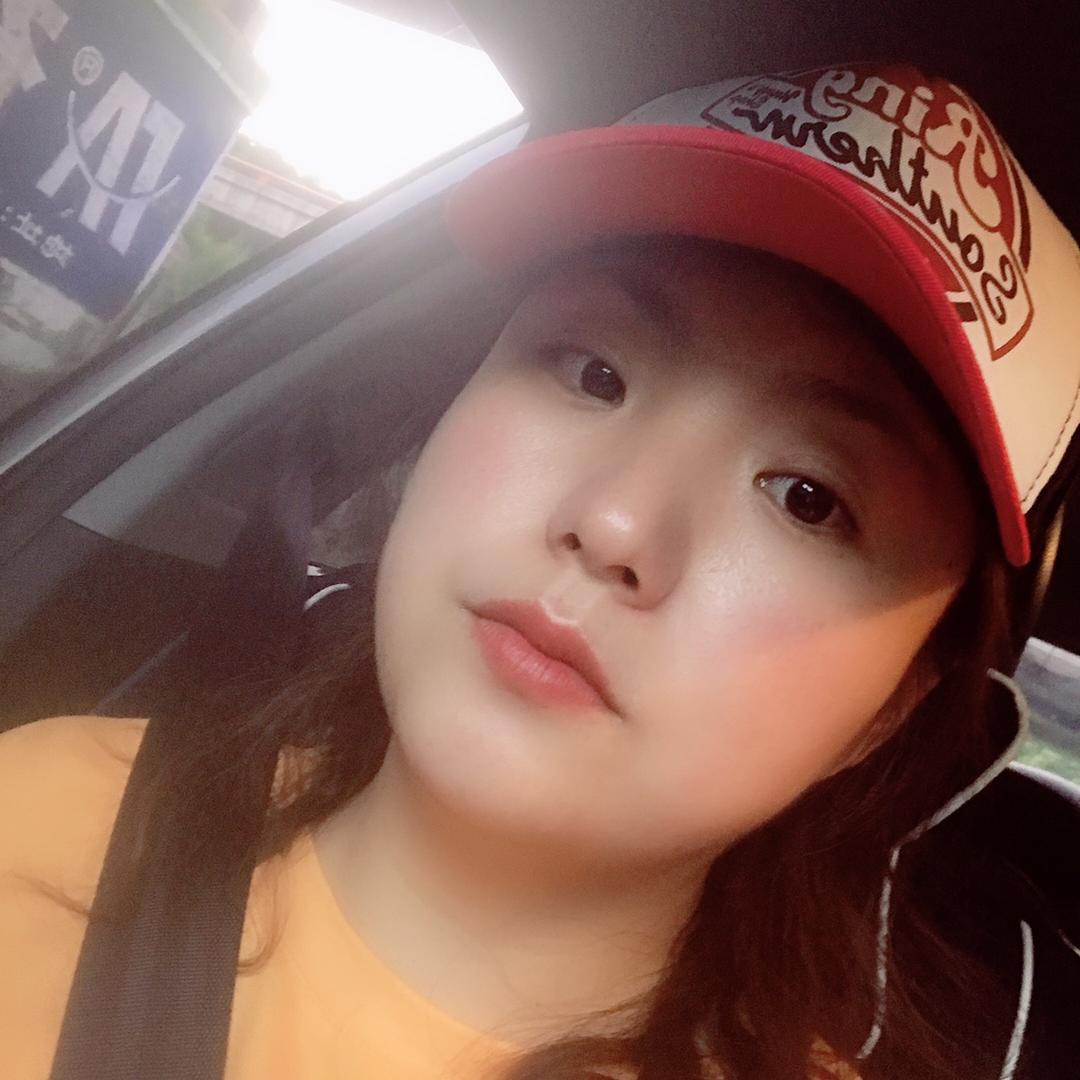 狮子座嘚婷小妹