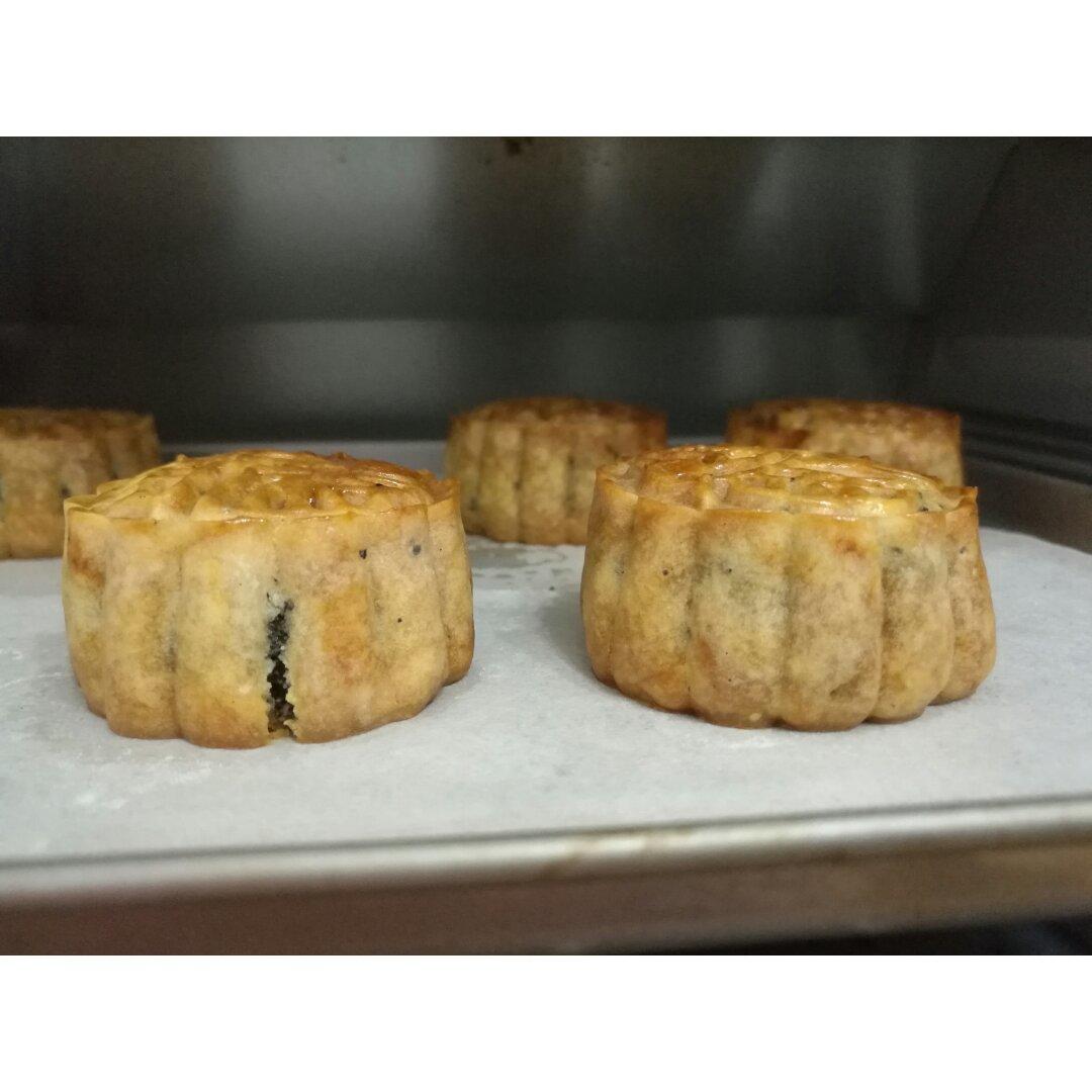 广式月饼—蛋黄莲蓉月饼