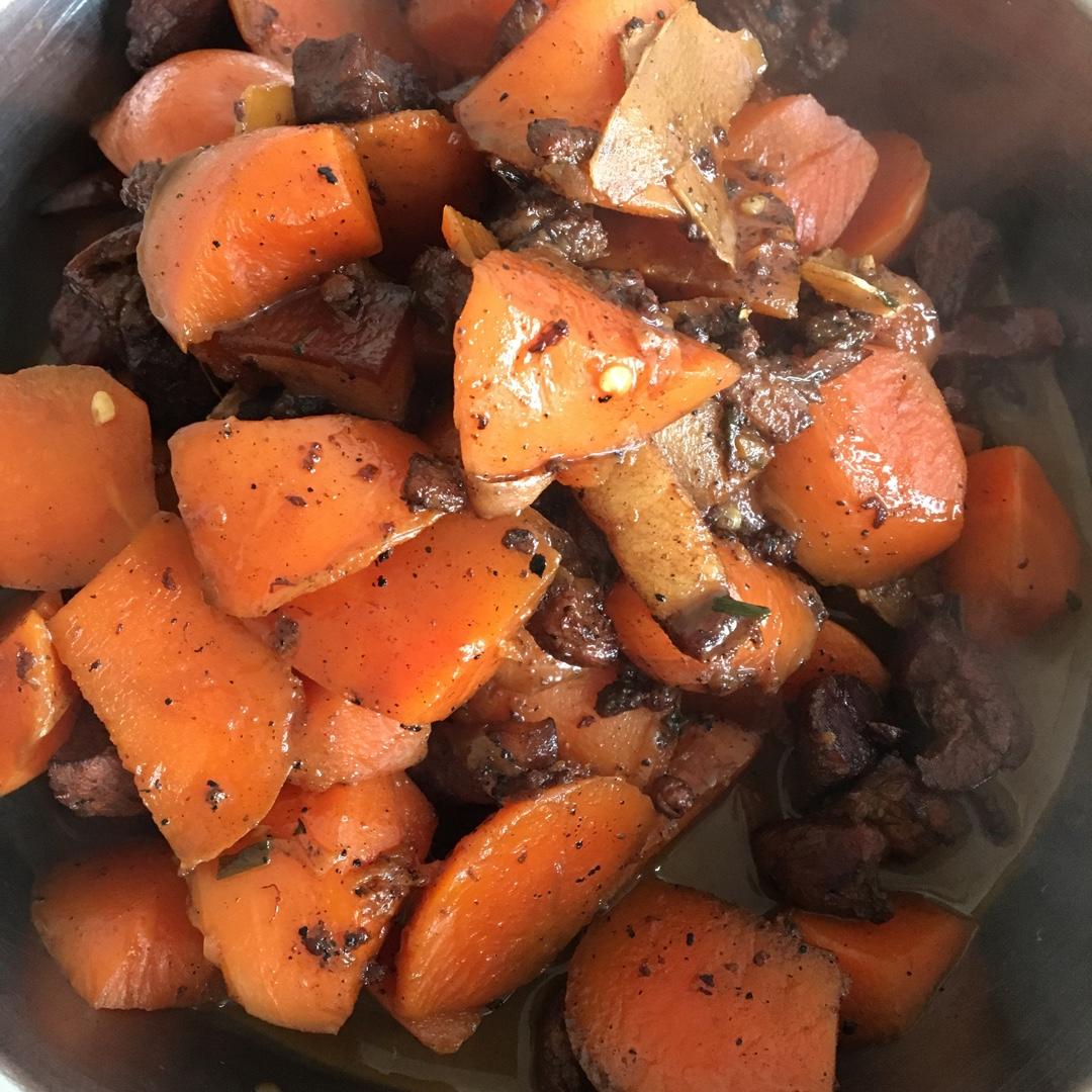 胡萝卜烧肉